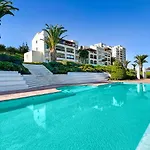 Puerto Velero Primera Línea Primer Piso con Jardín, Piscina y Playa! 7pax